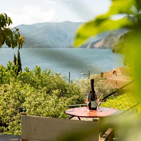 Casa Giorgio - Acquaseria, San Siro By Lovecomo Tatil Evi