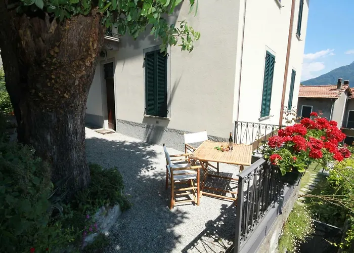 Casa Giorgio - Acquaseria, San Siro By Lovecomo Σπίτι διακοπών Acquaseria