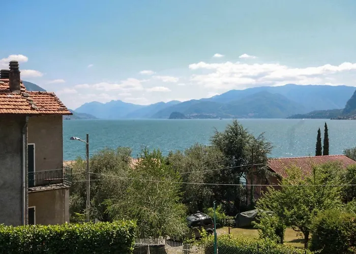 Casa Giorgio - Acquaseria, San Siro By Lovecomo Σπίτι διακοπών